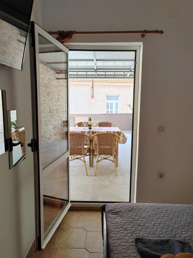 Apartments Turan Centrally Located With Free Parking Igrane Eksteriør billede