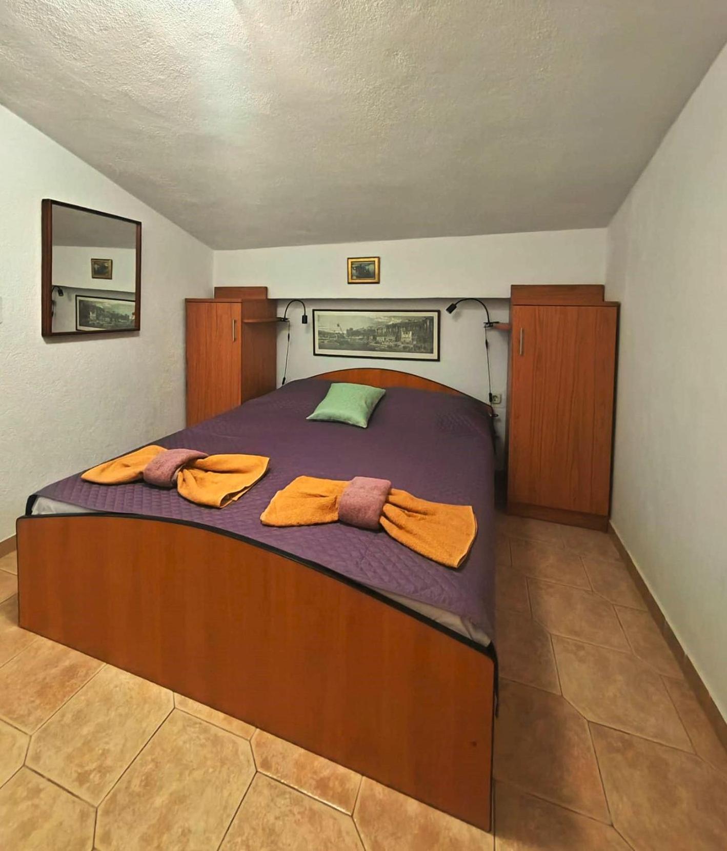 Apartments Turan Centrally Located With Free Parking Igrane Eksteriør billede